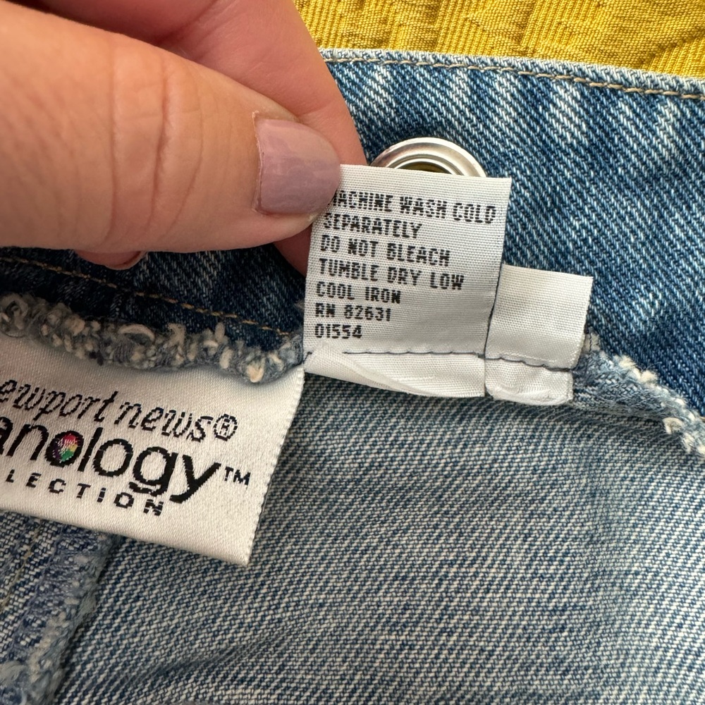 Vintage! Newport News Jeanology Collection. - Picture 7 of 9